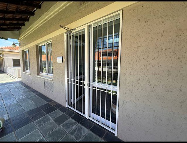 97M² OFFICE FOR SALE IN WOODMEAD